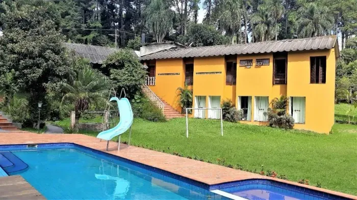 Magnifica Chácara com 3840m2 de terreno e 600m2 de AC, km 30 da Raposo