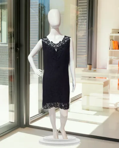Vestido Preto Curto em Renda