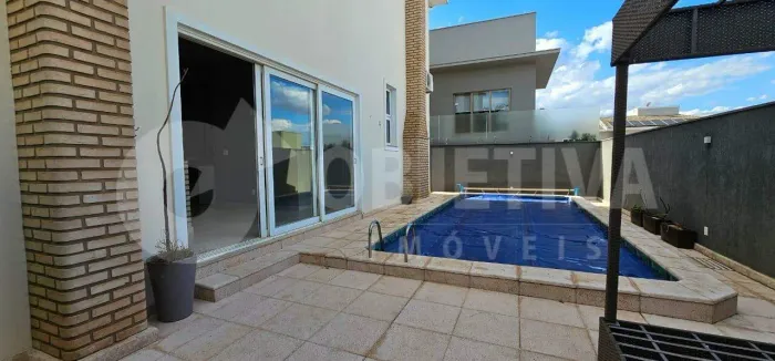 Casa em Condomínio para aluguel, 4 quartos, 4 suítes, 2 vagas, Jardins Roma - UBERLANDIA/M
