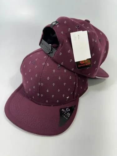 Bonés RNTH Co. - Estilo e Conforto