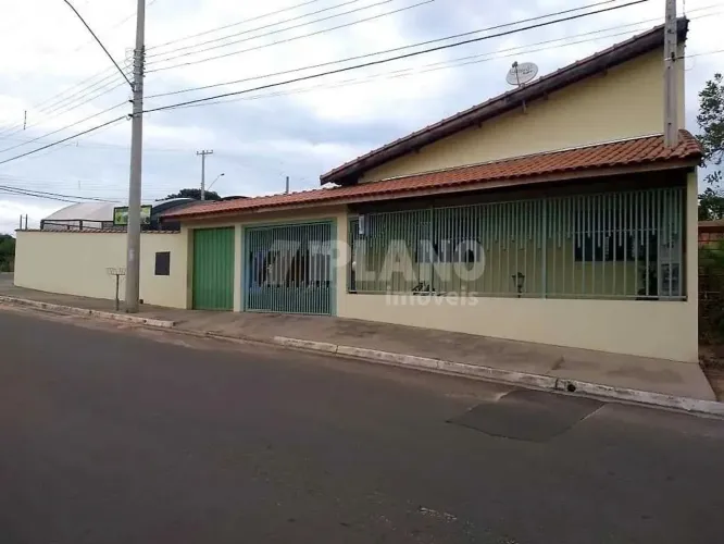 Venda de Casas / Padrão na cidade de Ribeirão Bonito