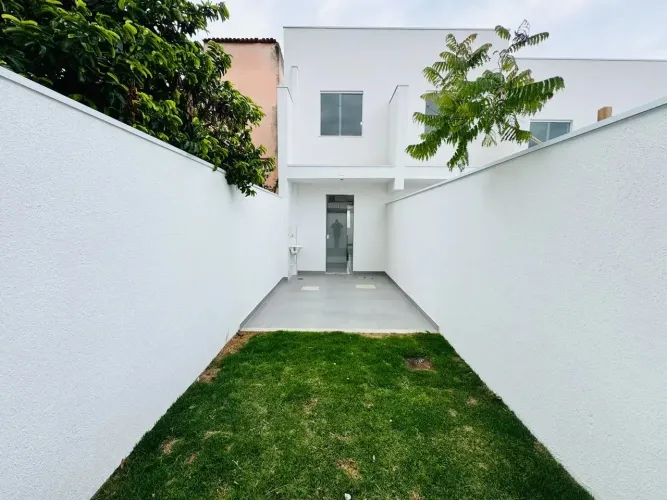 Casa Duplex 2 quartos 2 banheiro | 2 vagas | 119M2 | bairro Jardim Leblon.