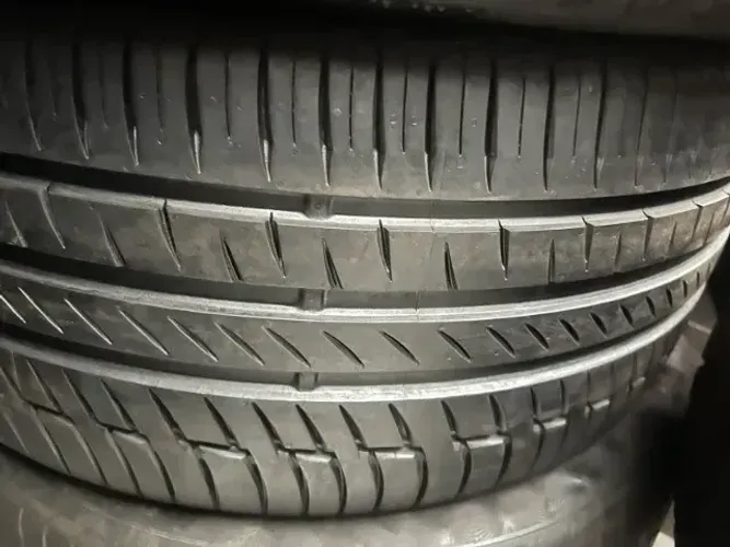 Pneu 275/45/21 Continental