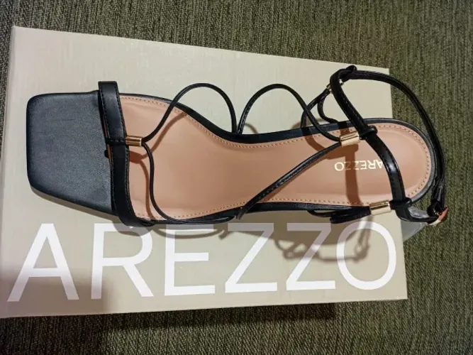 De R$299,00 por R$200,00 - Sandália Arezzo Salto Médio Fontana - R$200,00 cada