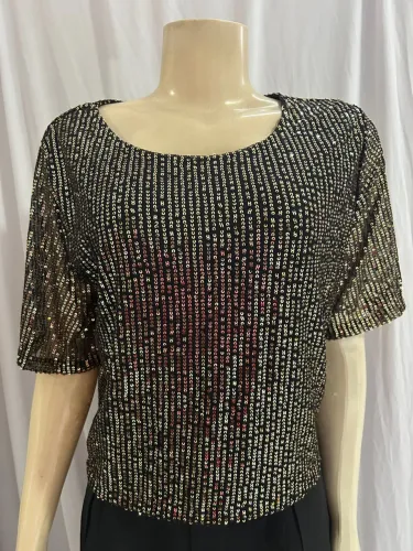 Blusa com paetês 
