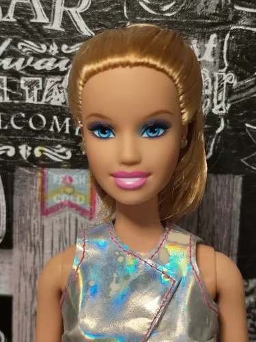 Barbie Mattel ano 2010 Summer - Novinha
