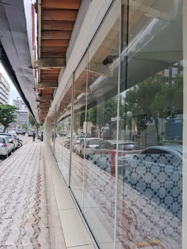 Restaurantes tradicional em fortaleza Ceará só abre das 11 às 15 horas leia anúncio