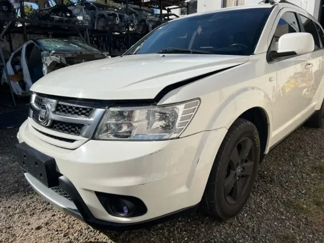 Sucata Fiat Freemont 2.4 2012 4 marchas aut. para retirada de peças