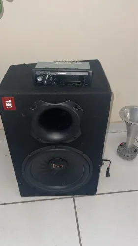 Caixa automotivo de som JBL