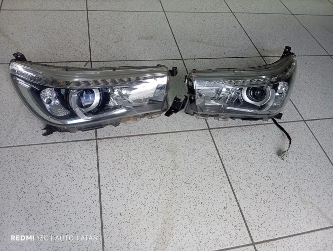 Par de farois Hilux srx led
