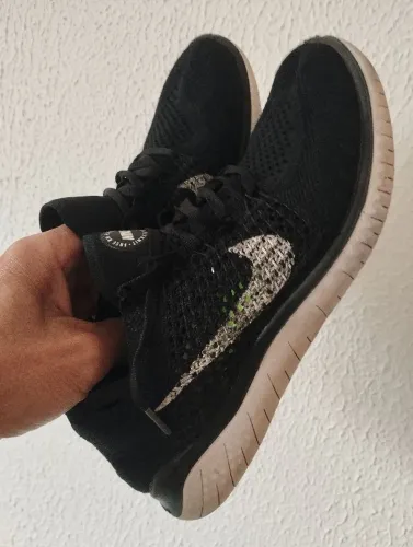 Tênis Nike Free RN Flyknit número 36