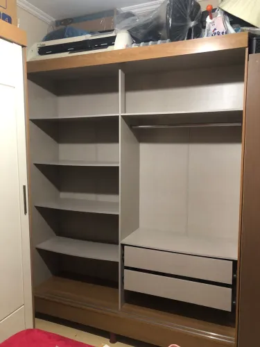 2 Guarda Roupas Iguais