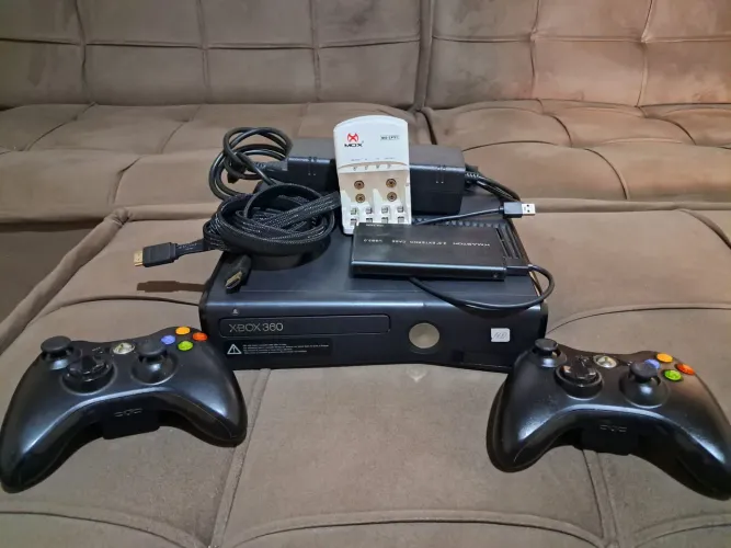 Xbox 360 com acessórios