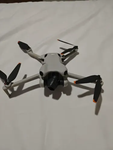 Drone dji mini 4 pro fly more