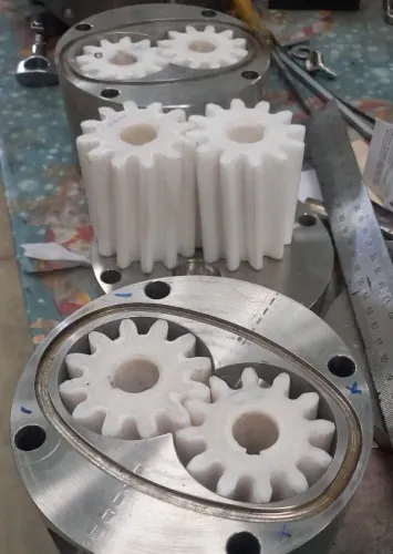 Bomba de engrenagens para máquina de envase automática.
