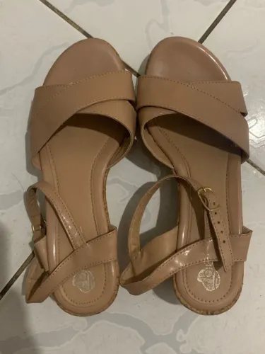 Sapato com salto (tamanco)