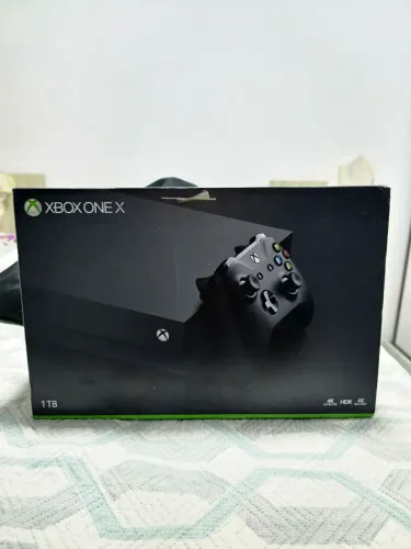 Xbox One X 1tb + HD 500gb