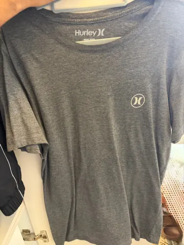 Camiseta Hurley Cinza