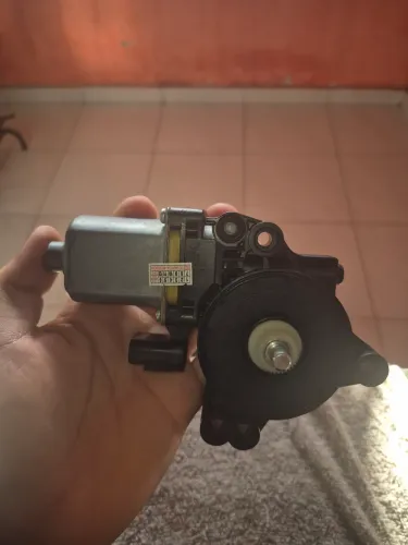 Motor vidro elétrico dianteiro esquerdo HB20 2012 a 2018