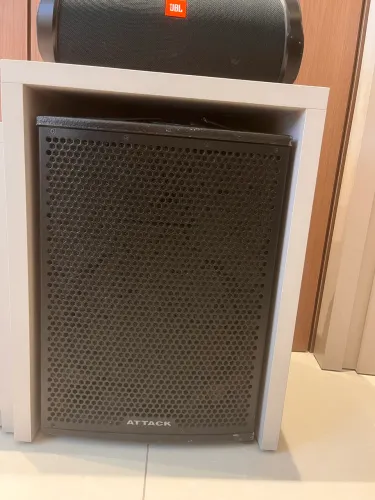 Vendo caixa de som profissional amplificada ATTACK