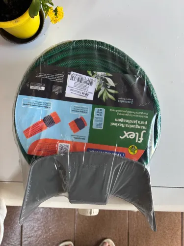 Mangueira para Jardim TRAMONTINA, 20 Metros | com Esguicho e Suporte