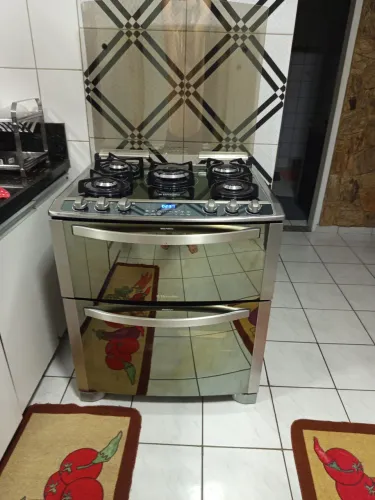 Fogão Eletrolux forno duplo muito novo!!