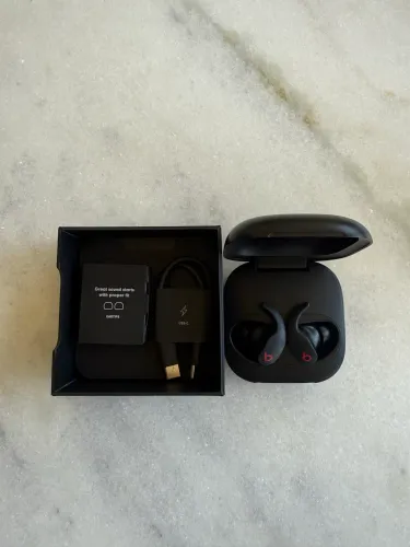 Fone Bluetooth Beats Fit Original, com caixa, cabo, completo