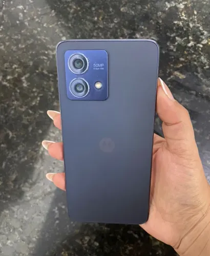 Motorola 256g/12ram 