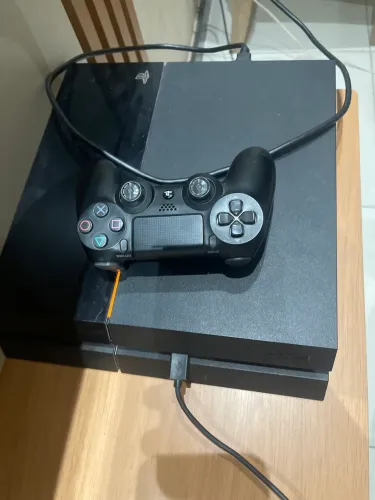 PLAYSTATION 4