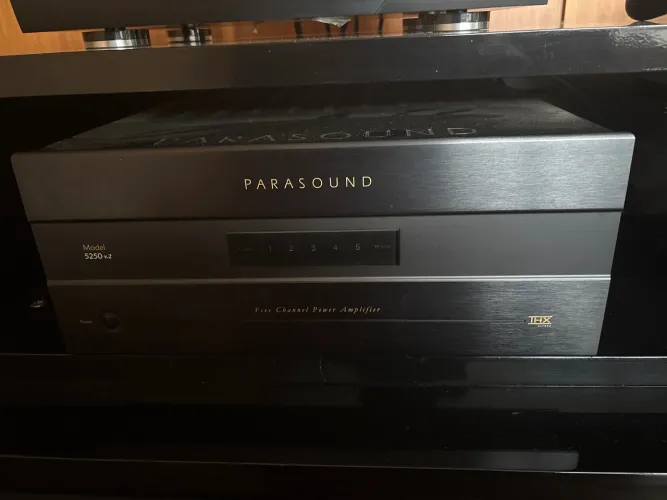 Amplificador Parasound