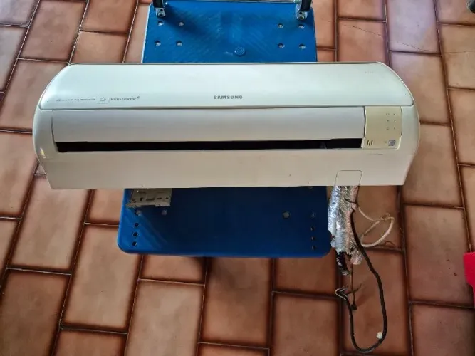 Ar condicionado Samsung 9.000 BTU usado