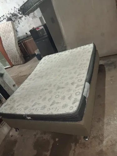 Box casal  com colchão 