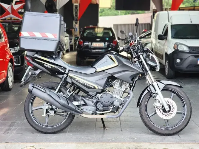 YBR 150 Factor 2024 - Moto nova, baixo km pronta para rodar ! Aceito troca e financio