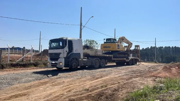 Carreta prancha 2 eixos, 3,00m de largura por 17,60m de comprimento