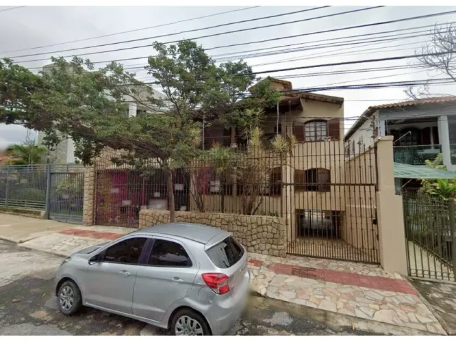 Casa em Leilão - Bairro Planalto - Belo Horizonte - MG