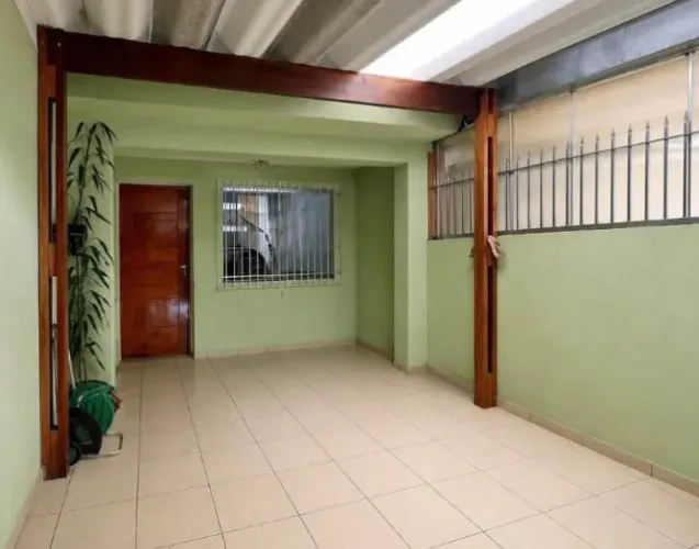 LINDA CASA À VENDA Procurando uma casa nova, bonita e pronta para morar