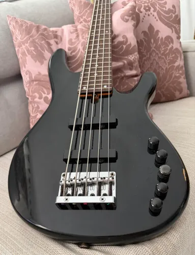 Baixo Yamaha BB405 C/Circuito clone 605