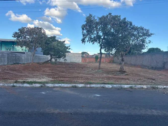 Lote Condomínio Mansões Entre Lagos