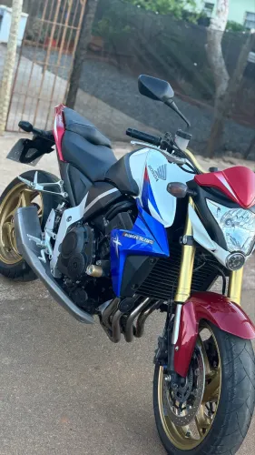 Cb1000r tricolor