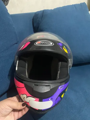 Capacete número 58.  Semi novo 4 meses de uso 