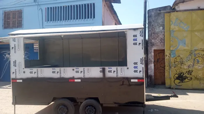VENDE -SE OU TROCA -SE TRAILER (REBOQUE) MEDIDAS 1.80 X 3.50 NUNCA USADO *67