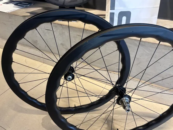 Par de Rodas Priceton Grit Carbon