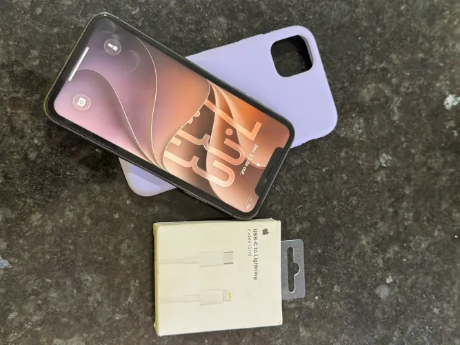 iPhone 11 / 128gb / 82% de bateria