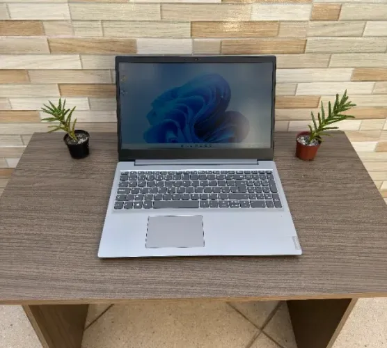 NOTEBOOK LENOVO I3, HD 1TB + 4GB RAM, ACEITO CARTÃO