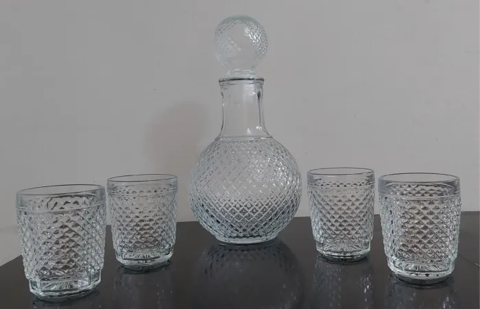 Licoreira de Vidro 900ml, Bico de Jaca, Flint, com 4 Copos