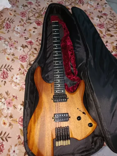 Guitarra headless Tagima H6S1