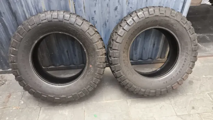 Par de BF MUD 255 75 R17 estado de novo 
