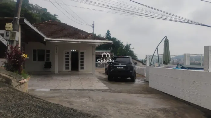 Casa para locação na Ilha da Figueira - Ampla, confortável e com piscina