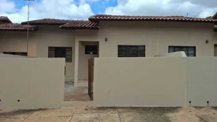 CASA DE CONDOMÍNIO PARA LOCAÇÃO UNIVERSITÁRIO