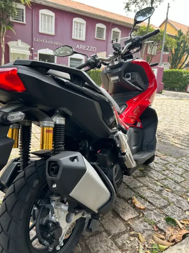 ADV 150 de único dono com 1250km
